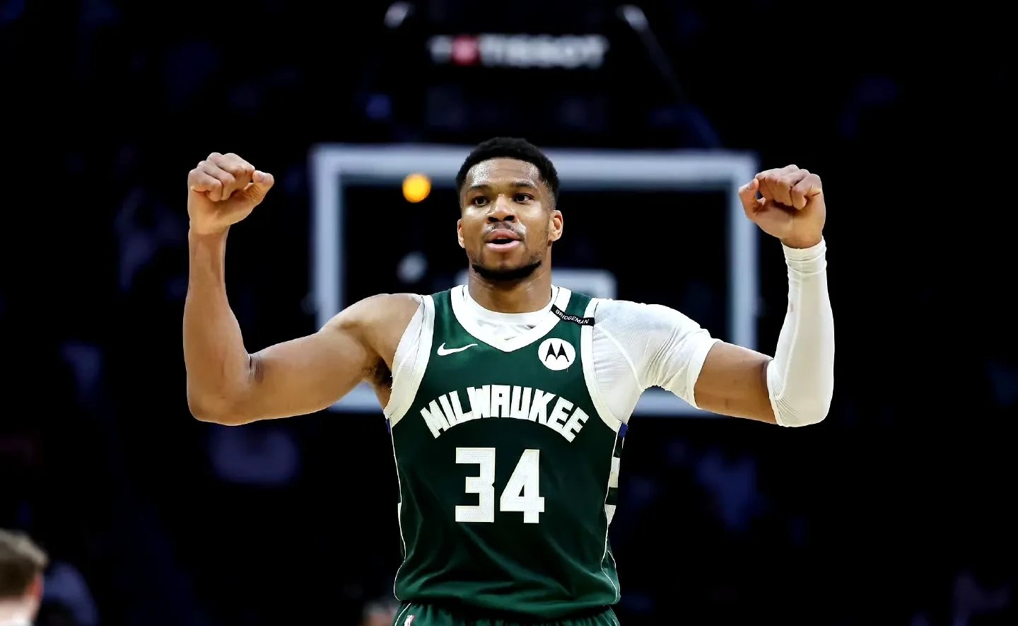 开运体育官网app-关于雄鹿力克灰熊，字母哥连续发威的信息