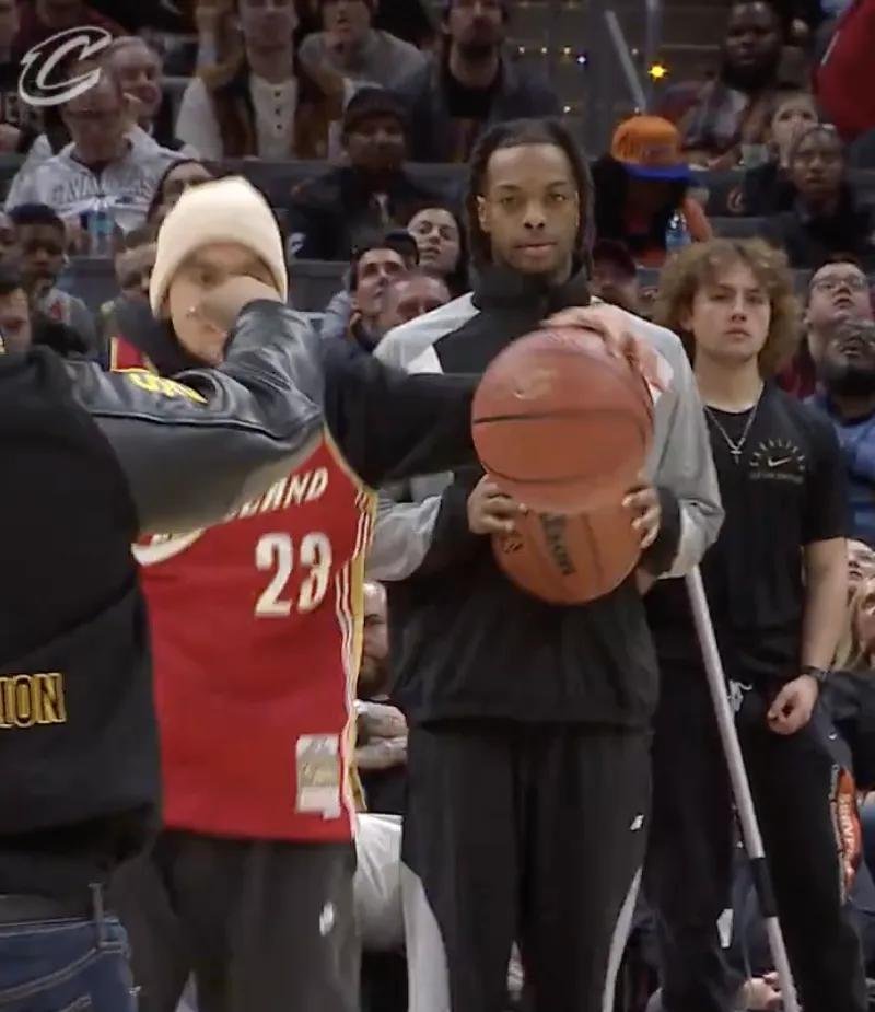 开拓者大胜国王，取得三连胜的简单介绍