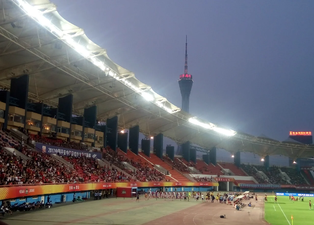 建业在主场不敌对手，积分榜境况不佳的简单介绍