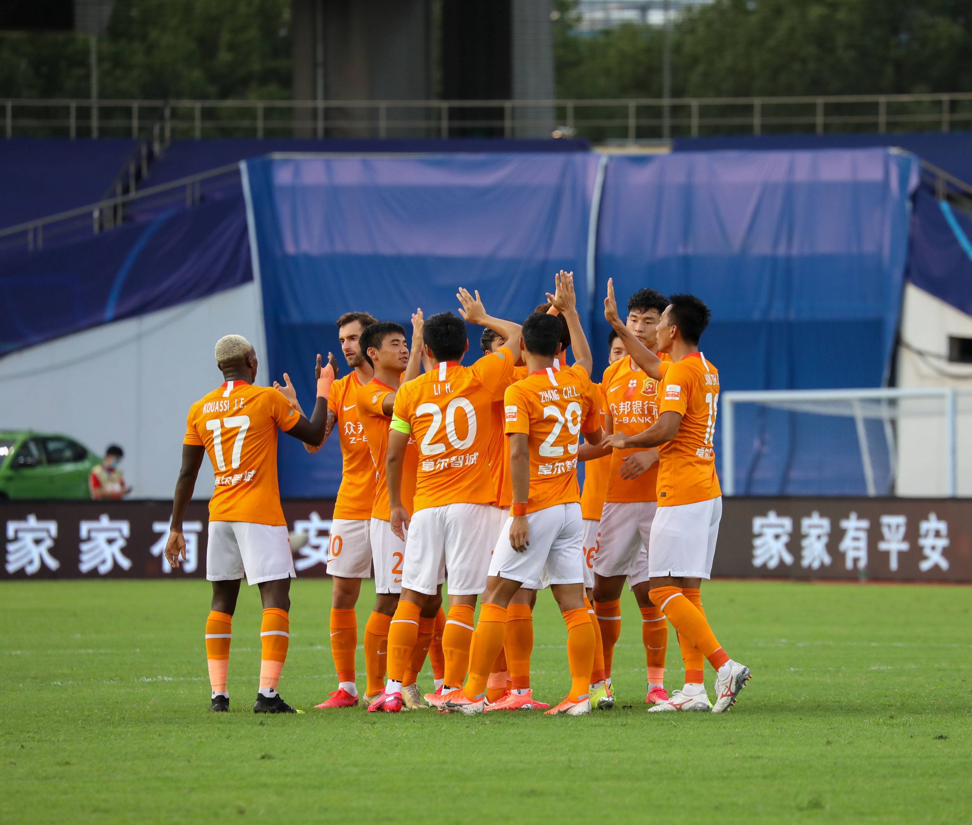 开运体育app下载-关于武汉卓尔球队斩获胜利，登上积分榜榜首的信息