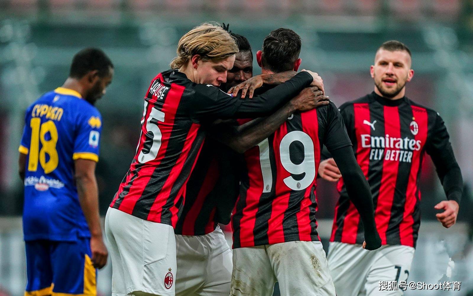 包含AC米兰客场大胜热那亚，提升积分榜排名的词条