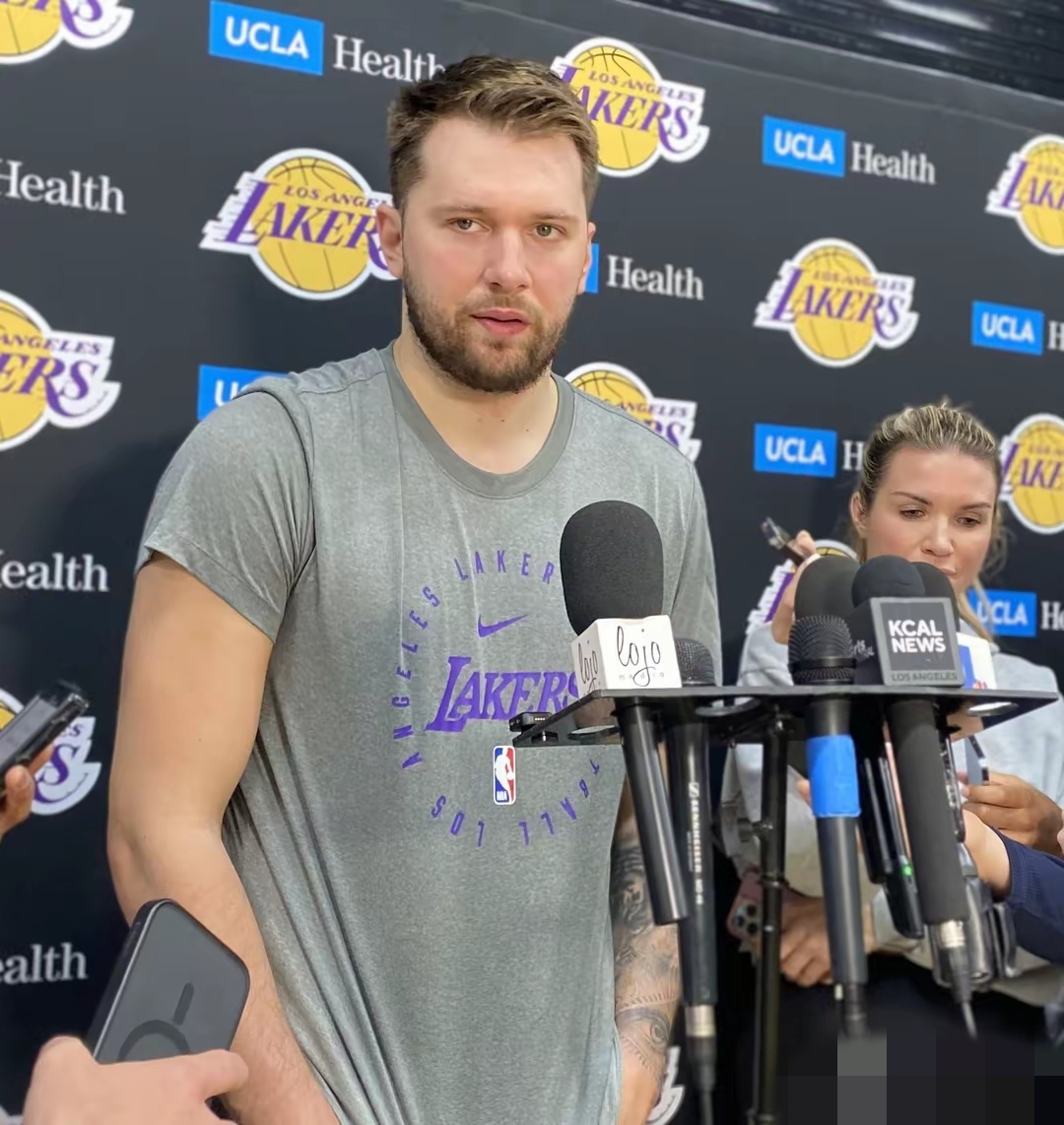 包含欧国联比赛中球队阵容调整引发传言，如何评价？的词条