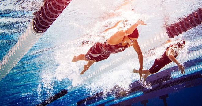 新西兰游泳选手冲刺成功，夺冠