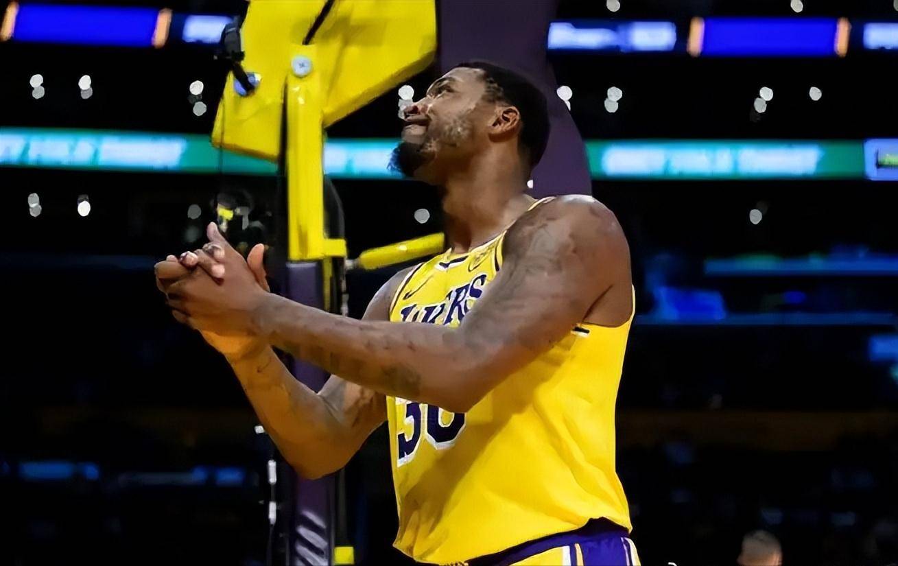 NBA球员擅闯歌坛，粉丝掌声不断喝彩