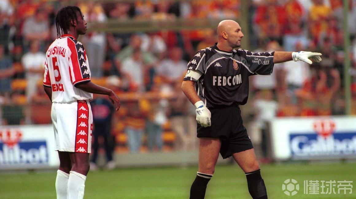 南特主帅下课，球队寻找新教练接手